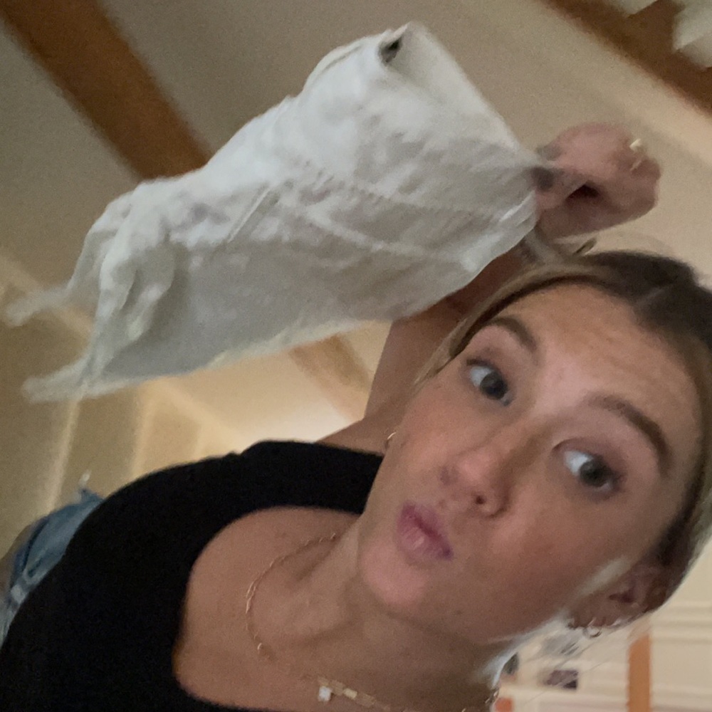 Meet your Posher, Chloe